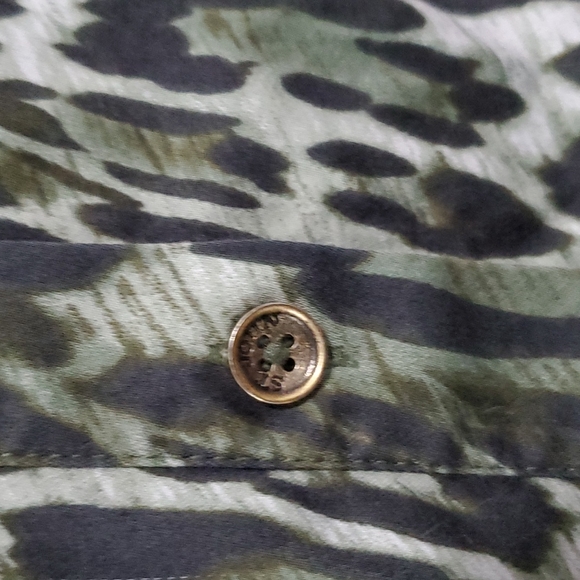 ST JOHN SPORT Green Leopard Button Down - Picture 3 of 7